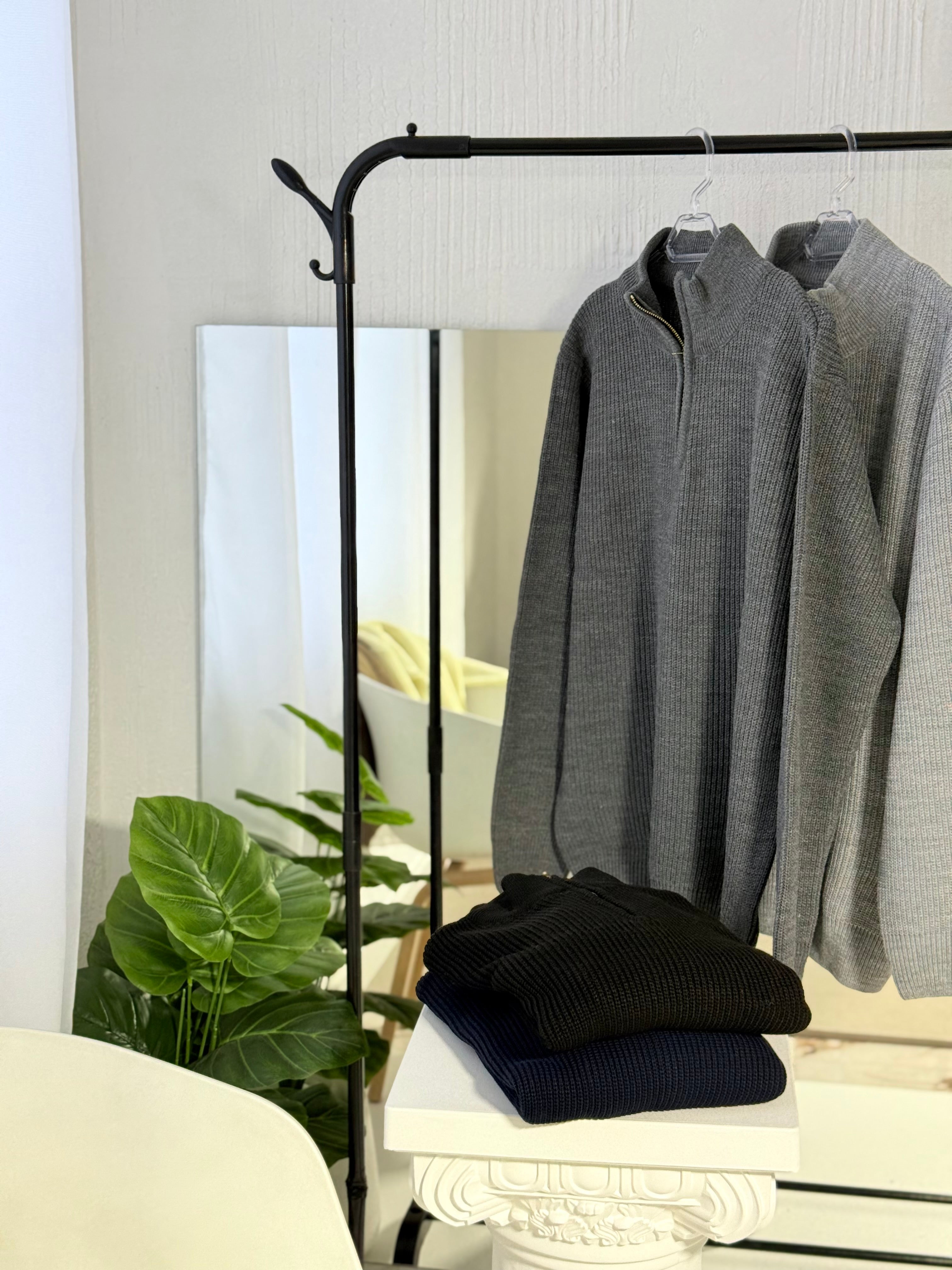Zipper pullover sweatshirt